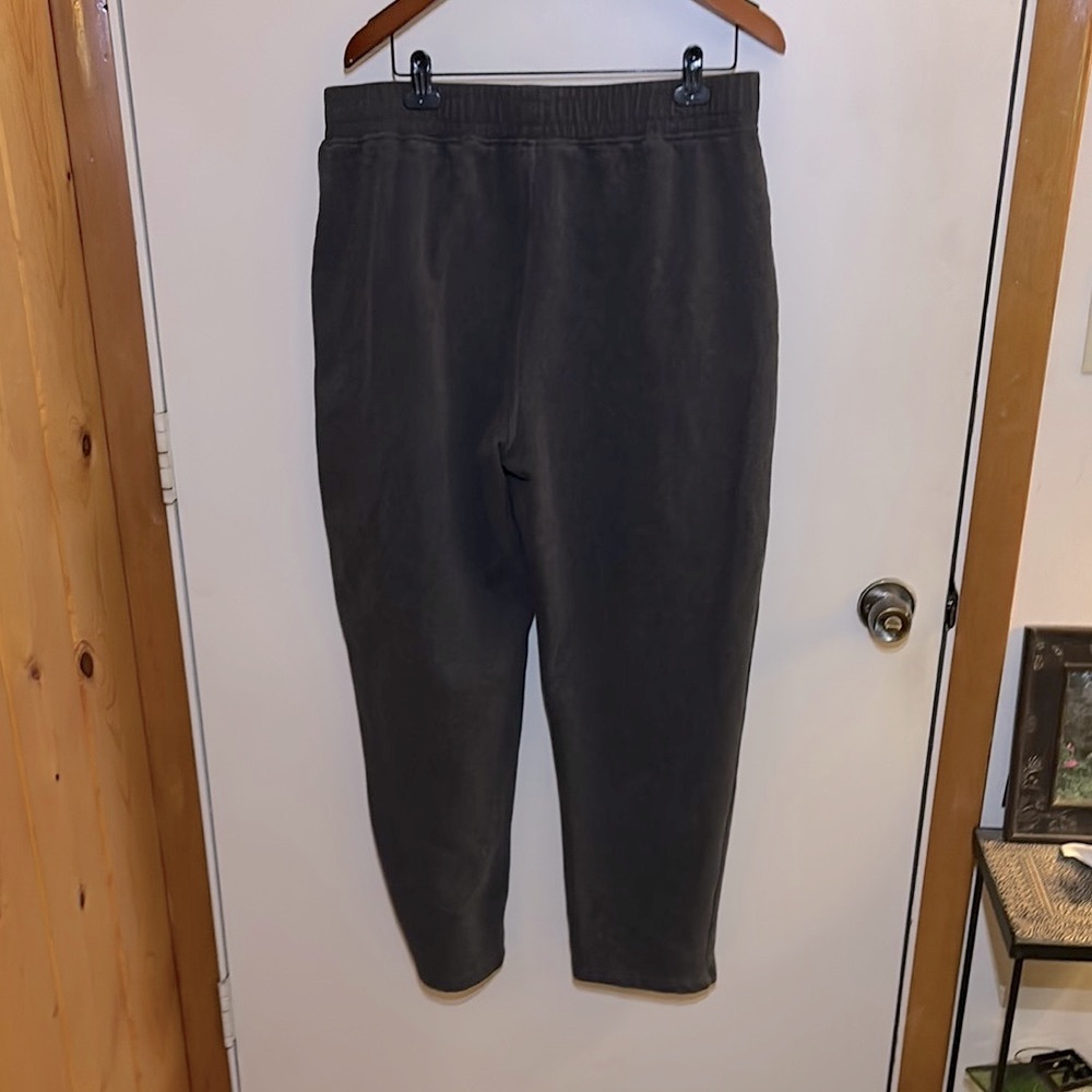 Men's Grey Orvis sweatpants - Picture 2 of 4